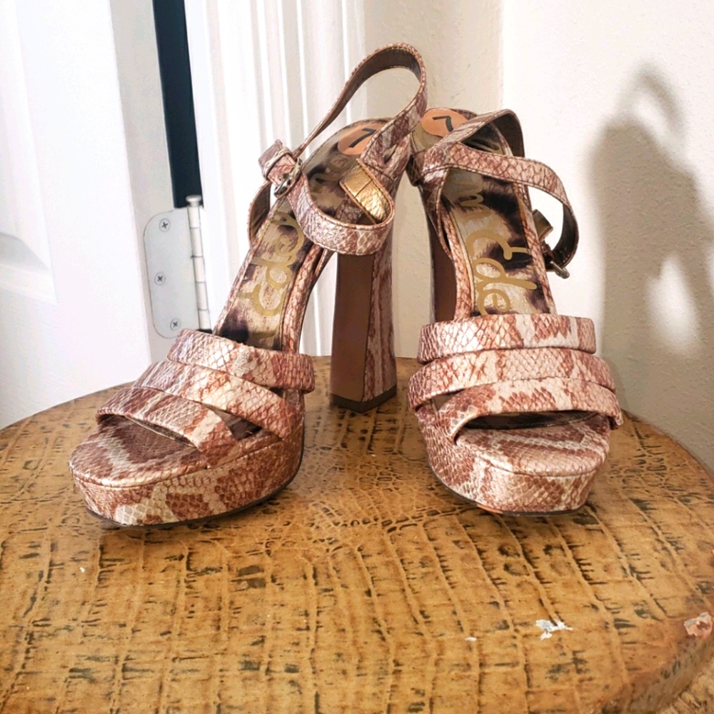 Sam Eldeman snakeskin print heels size 7